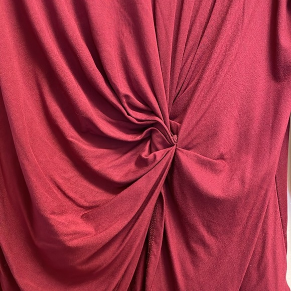 Aritzia Babaton shirt, with synched middle. Never worn, tags on! - Picture 4 of 5